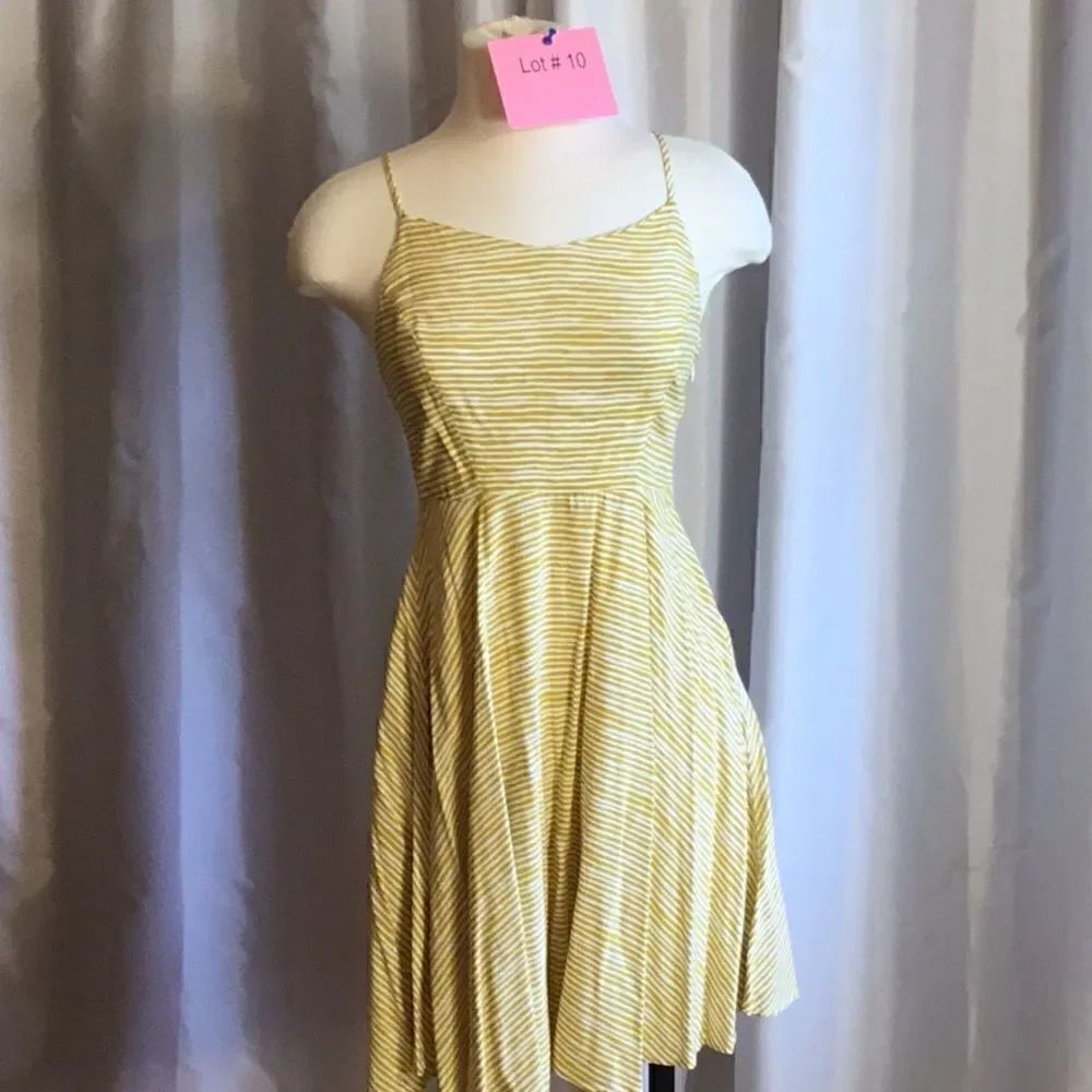 SundressāwithāadjustableāspaghettiĀ strapsāināsizeāsmallābyāOLDāNAVY